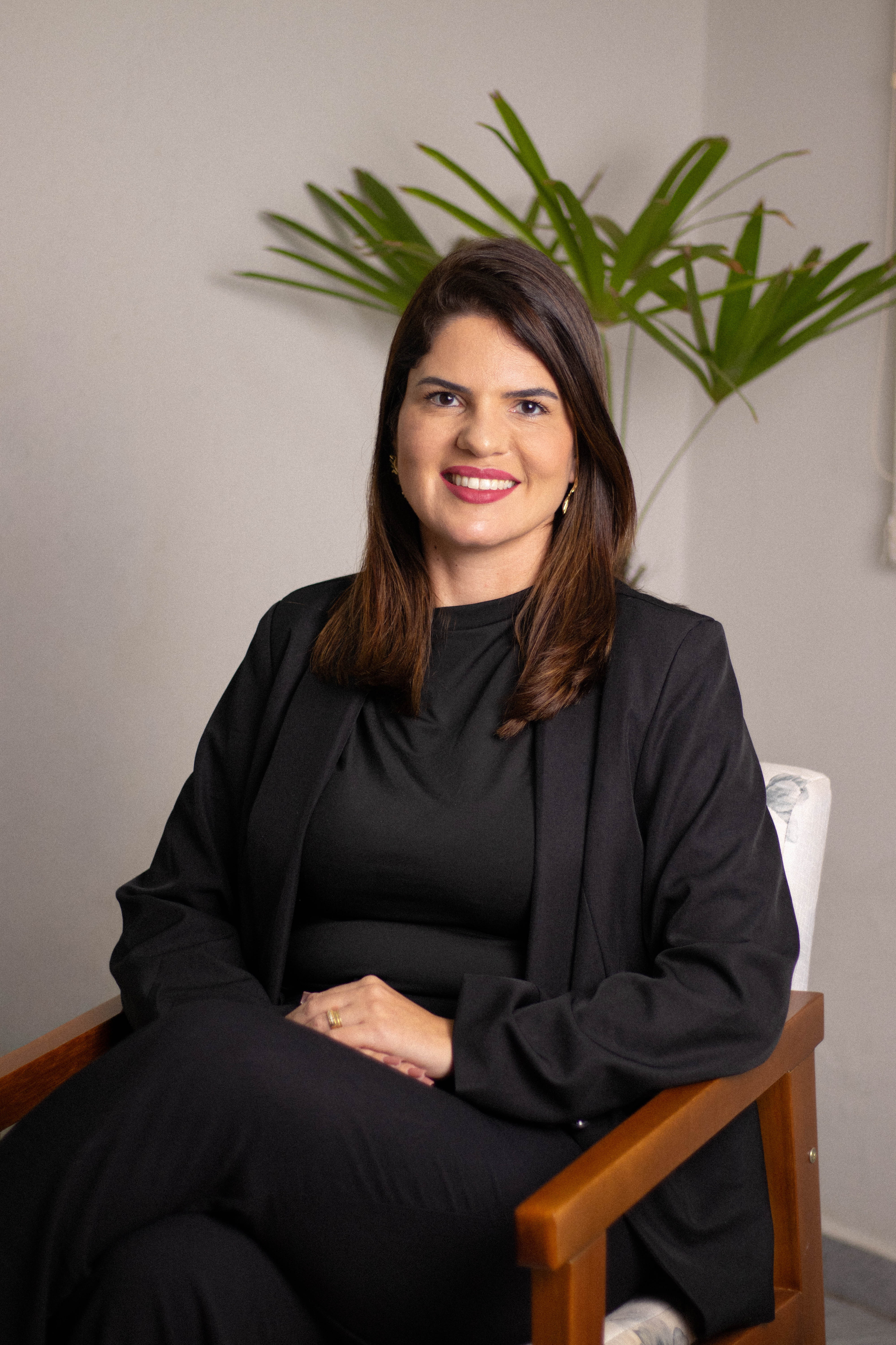 Cristiane Fiori em seu escritório